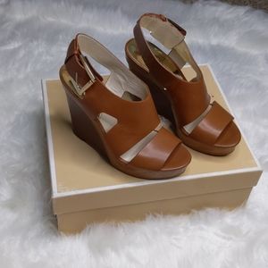 MICHAEL Michael Kors Carla Platform Wedge sz 7